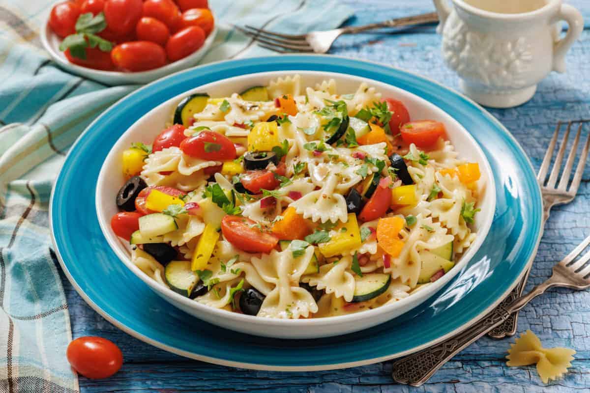 21 Easy Recipes That Keep Dinner Moving Without Keeping You In The Bow Tie Pasta Salad 17